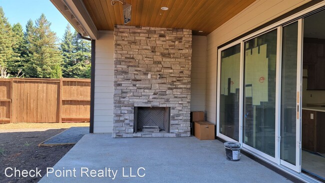 Foto del edificio - 5 br, 3.5 bath House - 2730 Dahlia Drive