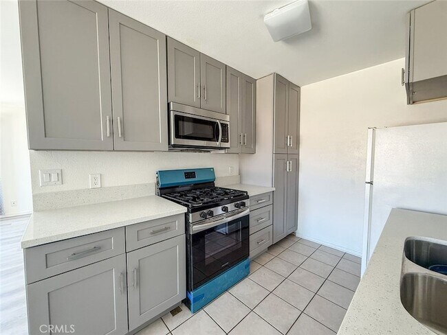 Foto del edificio - 5839 Bagley Ave
