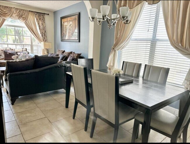 Foto del edificio - 11210 Scotchwood Dr