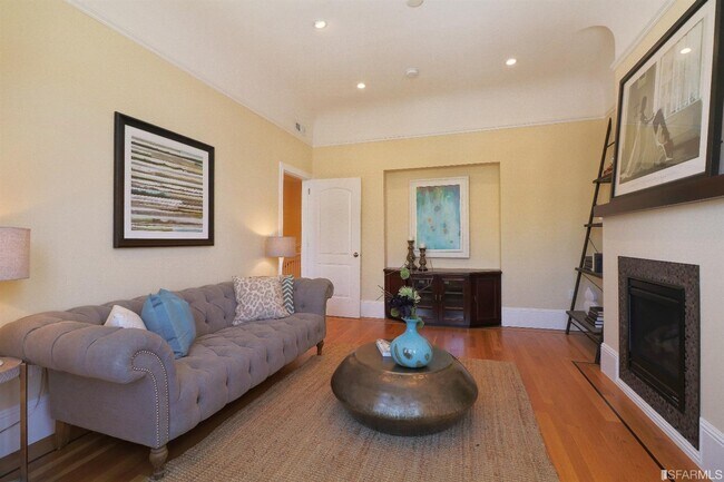 Building Photo - 465 Castro St