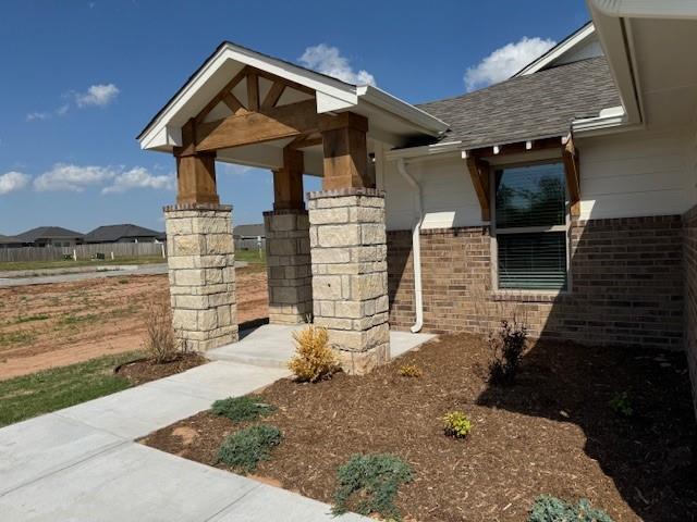 Foto del edificio - 704 Argos Rd