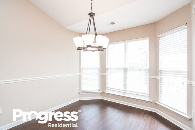 Foto del edificio - 5444 Milton Ridge Dr