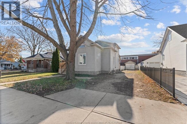 Building Photo - 77 Maple Ave