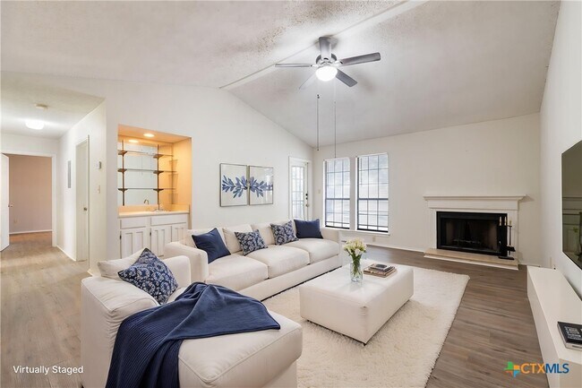 Foto del edificio - 1202 Thorpe Ln