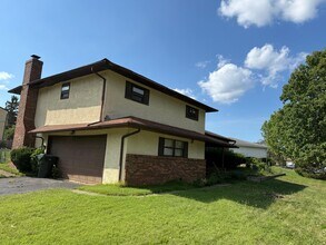Building Photo - 1239 Bradshire Dr