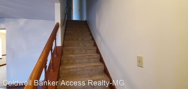 Building Photo - 130 Carriage Hill Dr