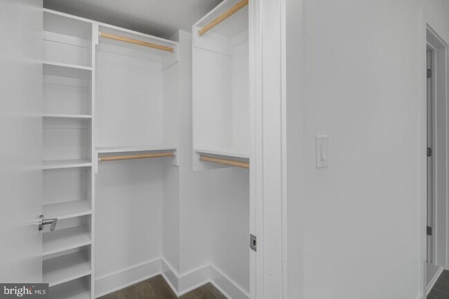 Foto del edificio - Pennsport Townhome with Garaged Parking
