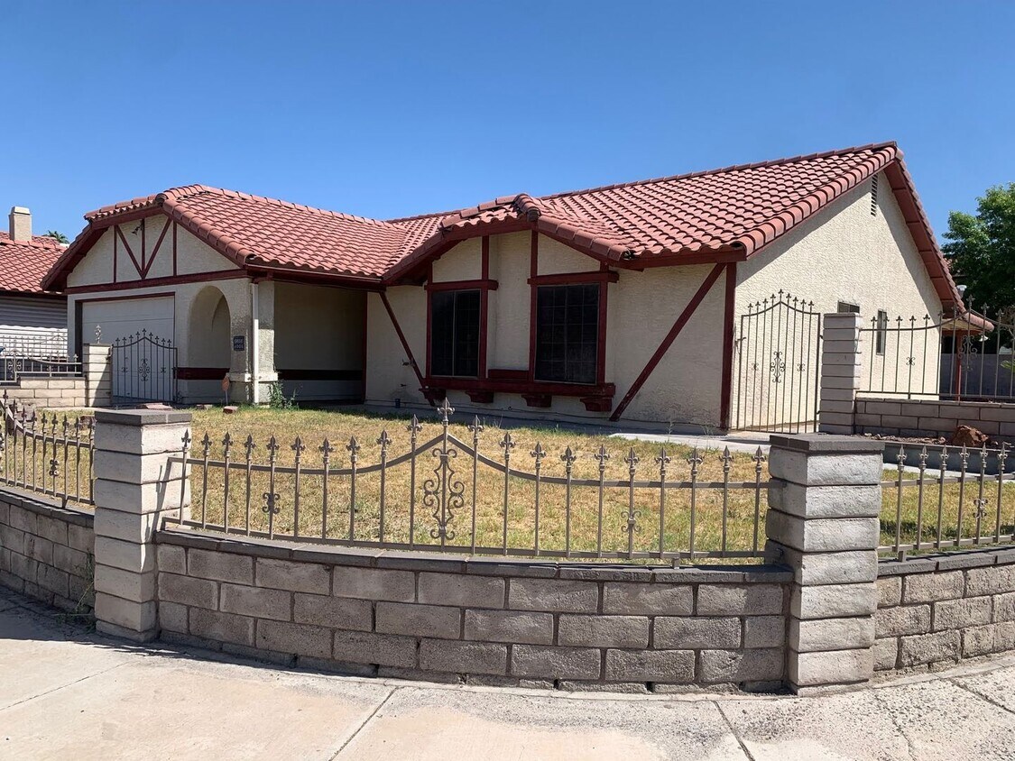 Primary Photo - Single Story 3 Bedroom on Large Lot