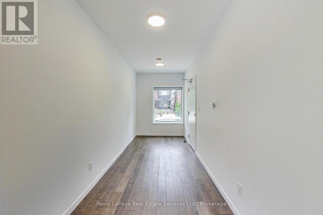 Photo du bâtiment - 846 Carlaw Ave