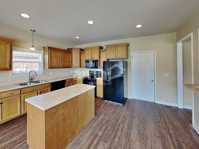 Foto del edificio - 3016 Sommette Dr