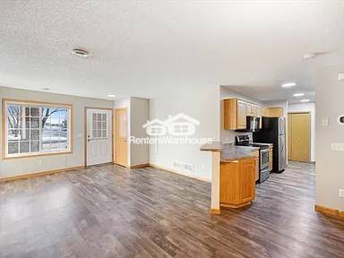 Foto del edificio - Available Now 3 bedroom 3 bath spacious Townhome in Brooklyn Park
