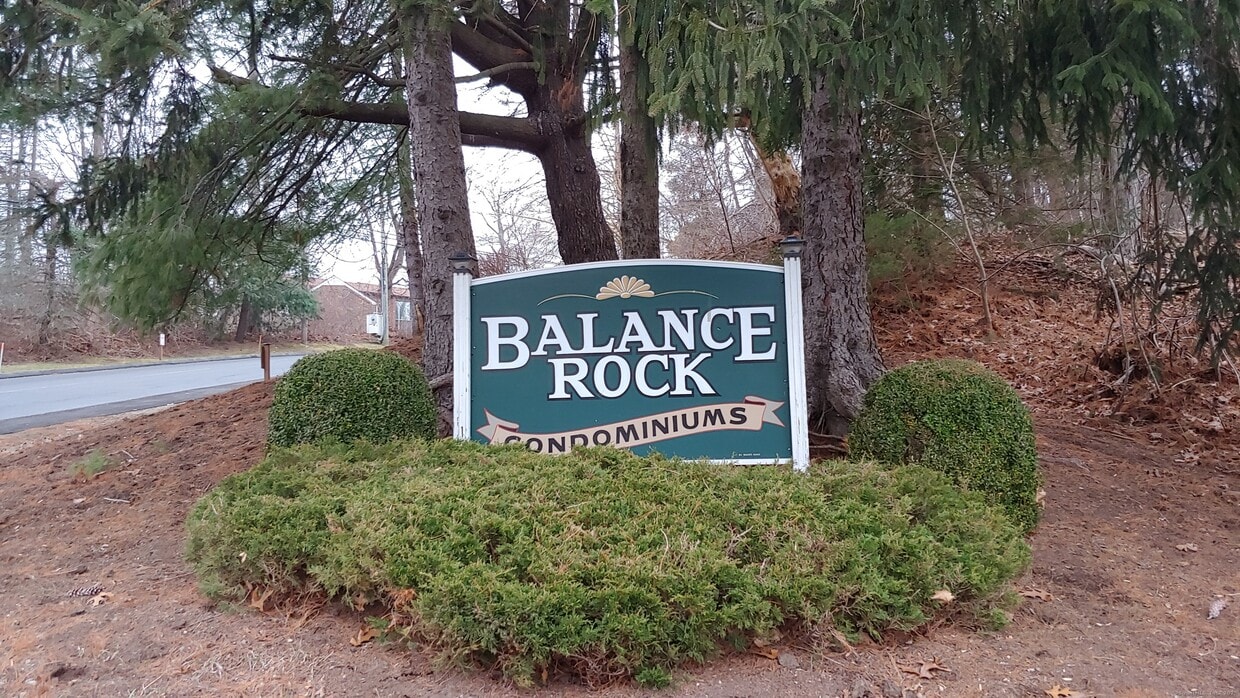 Primary Photo - 41 Balance Rock Rd