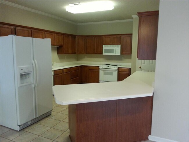 Building Photo - 4br/2.5ba home located in Walnut Gardens o...
