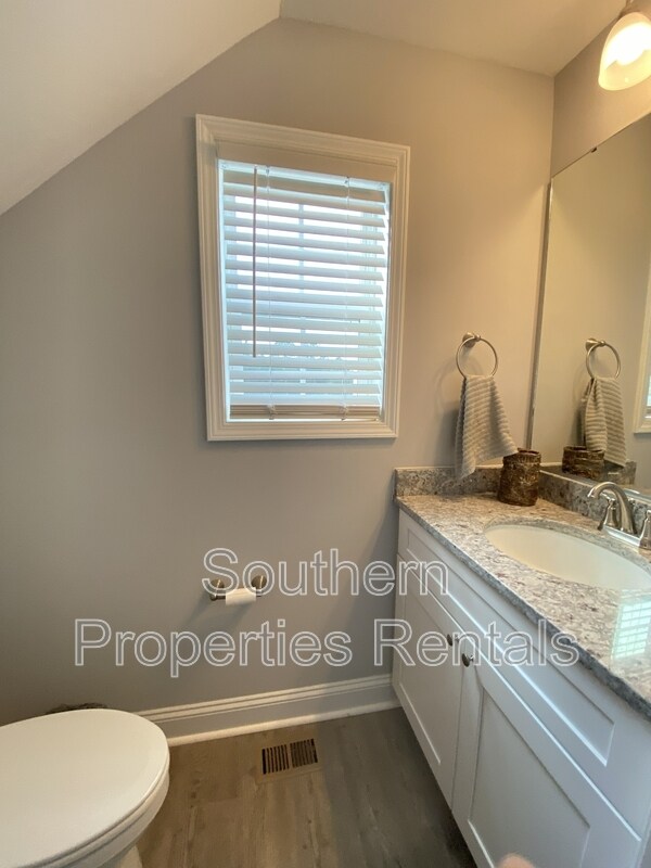 Foto del edificio - 900 Allstar Ave