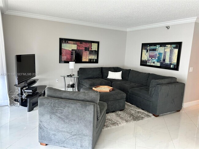 Foto del edificio - 17800 N Bay Rd