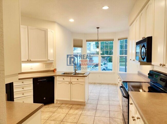 Foto del edificio - 2550 Winding River Dr