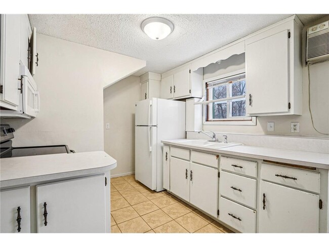 Building Photo - 17256 Kenyon St NE