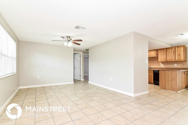 Foto del edificio - 10227 Glen Moor Ln