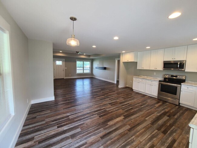 Building Photo - 3 br, 2 bath House - 2405 County Road 1435
