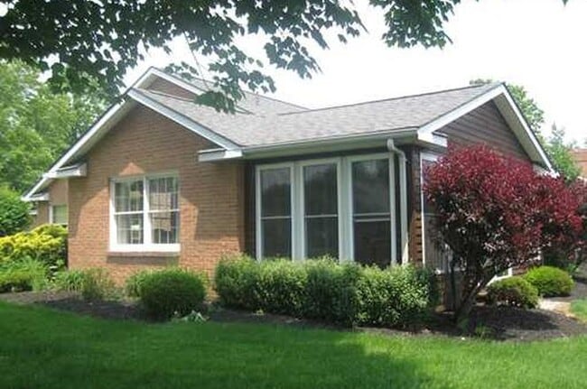 Side View - 121 Clubhouse Cir