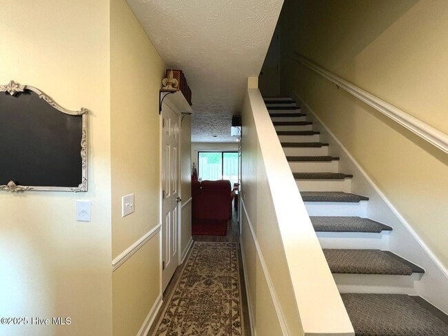 Foto del edificio - 940 Linden Rd