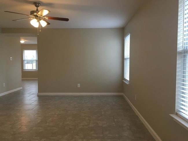 Building Photo - 1720 Red Cloud Dr