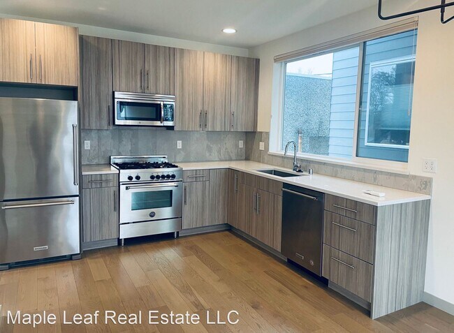 Building Photo - 3 br, 2 bath House - 5433 California Ave S...