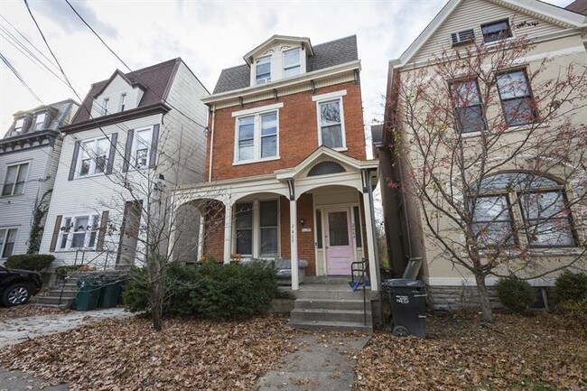 Building Photo - 2669 Bellevue Ave