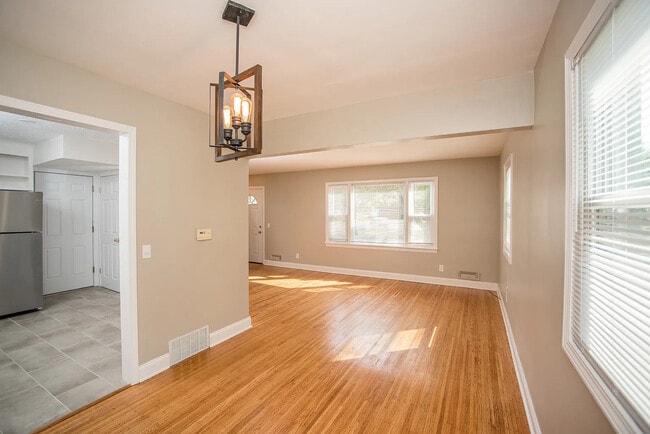 Building Photo - 350 Humboldt St