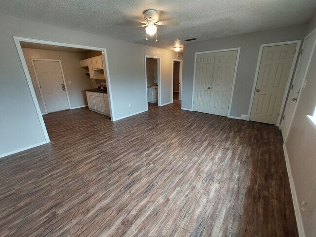 Building Photo - 301 North Louisiana Street