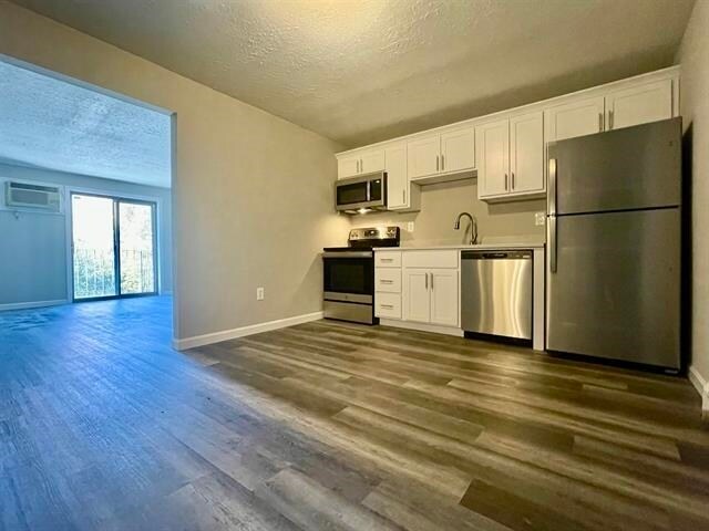 Foto del edificio - 1265 Bodwell Rd