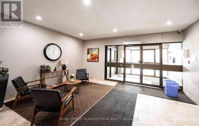 Building Photo - 55 Yarmouth St