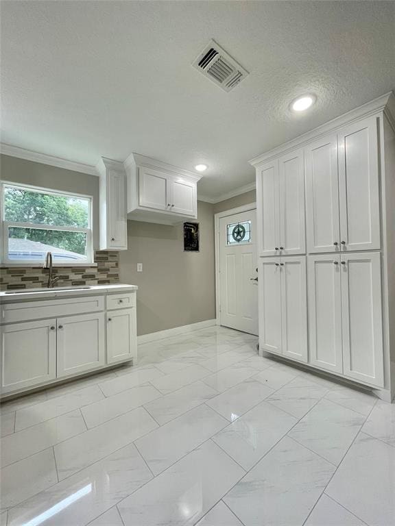 Building Photo - 1253 Chevy Chase Dr