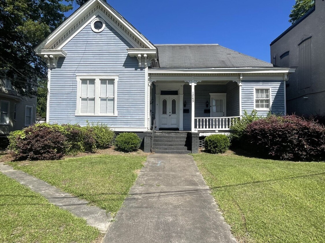 Primary Photo - Spacious Apartment Near Mercer University!