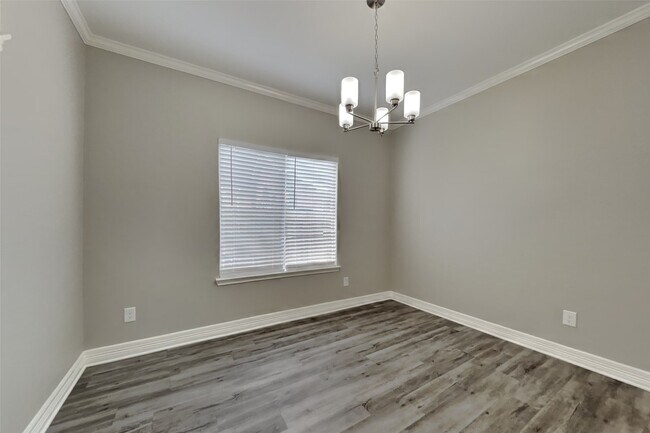 Building Photo - 21610 Wildcroft Dr
