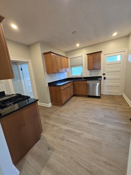 Building Photo - 4 Westville St