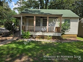 Building Photo - 2501 S Tyler St