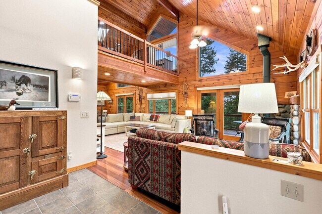 Building Photo - 3-Story, 5 bedroom, 3 bathroom in Harrison
