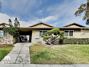 Building Photo - 870 Burbank Dr