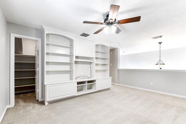 Building Photo - 28223 Daystrom Ln