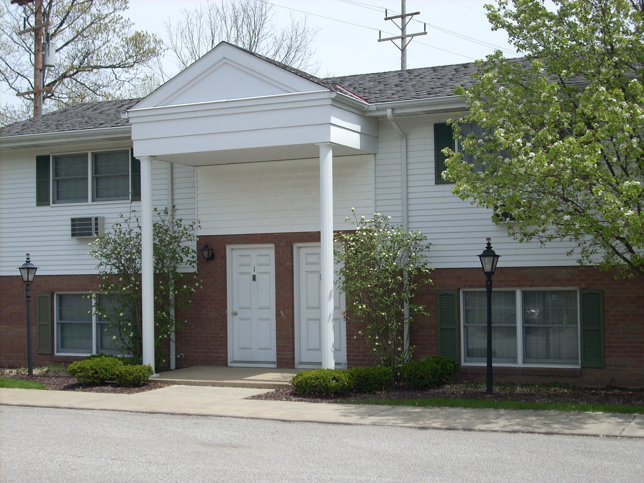 Grove Manor Apartments – photo 5