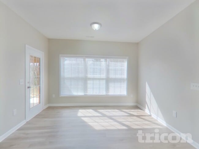 Foto del edificio - 324 Archway Ct