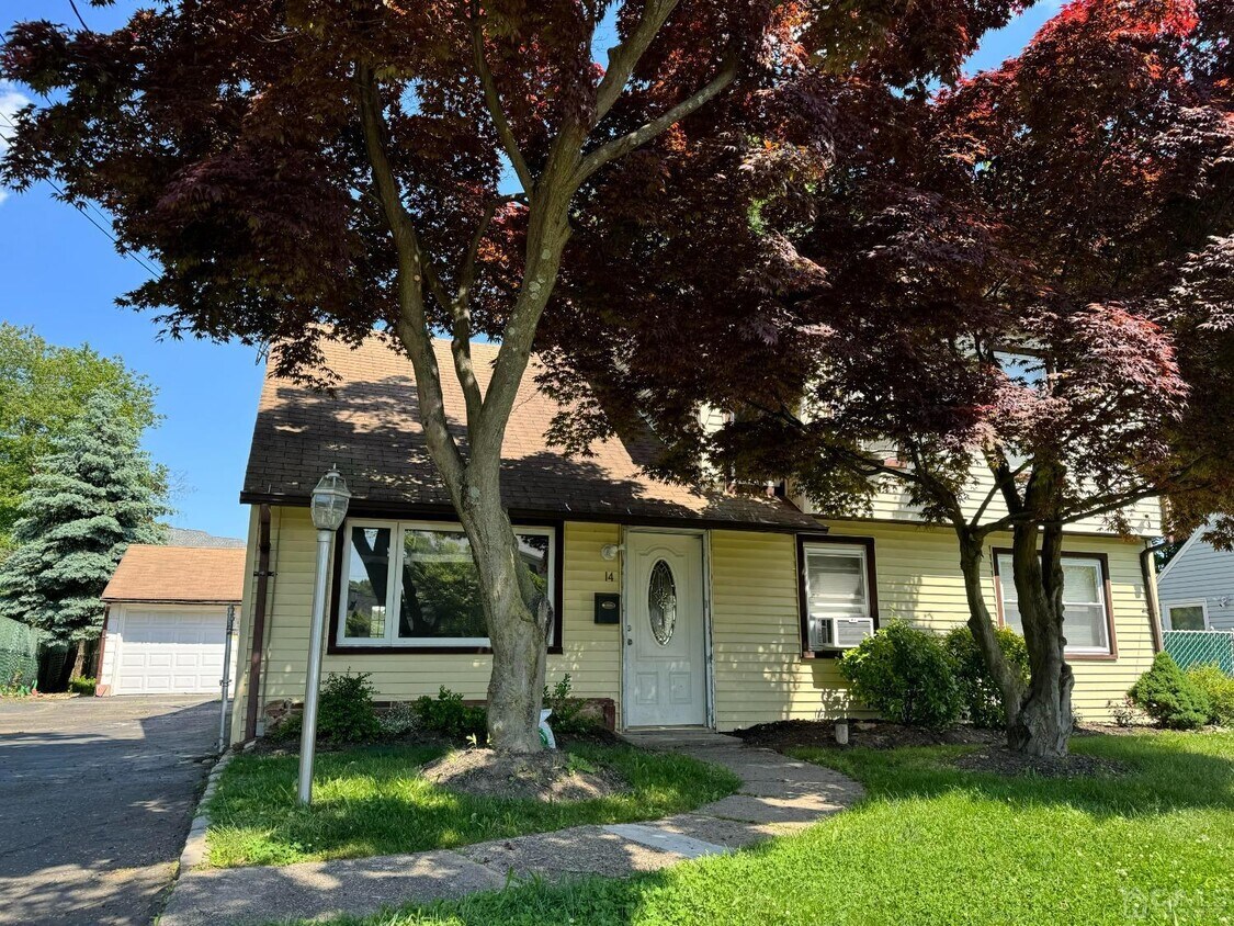 Foto principal - 14 Stiles Rd