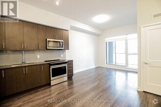 Building Photo - 4085-4085 Parkside Village Dr