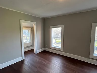 Building Photo - 1909 1/2 Ottawa Dr