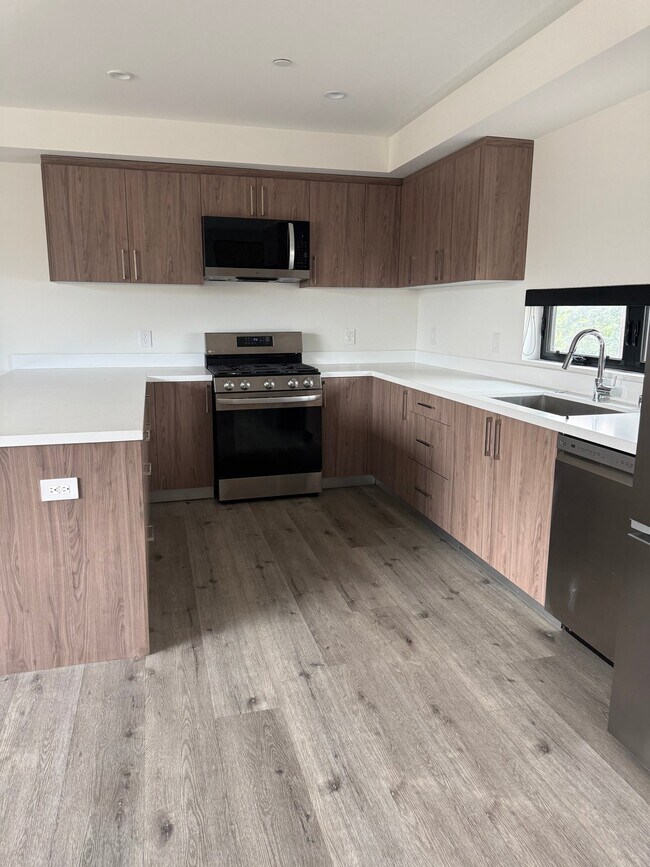 Foto del edificio - 5923 Laurel Canyon Blvd