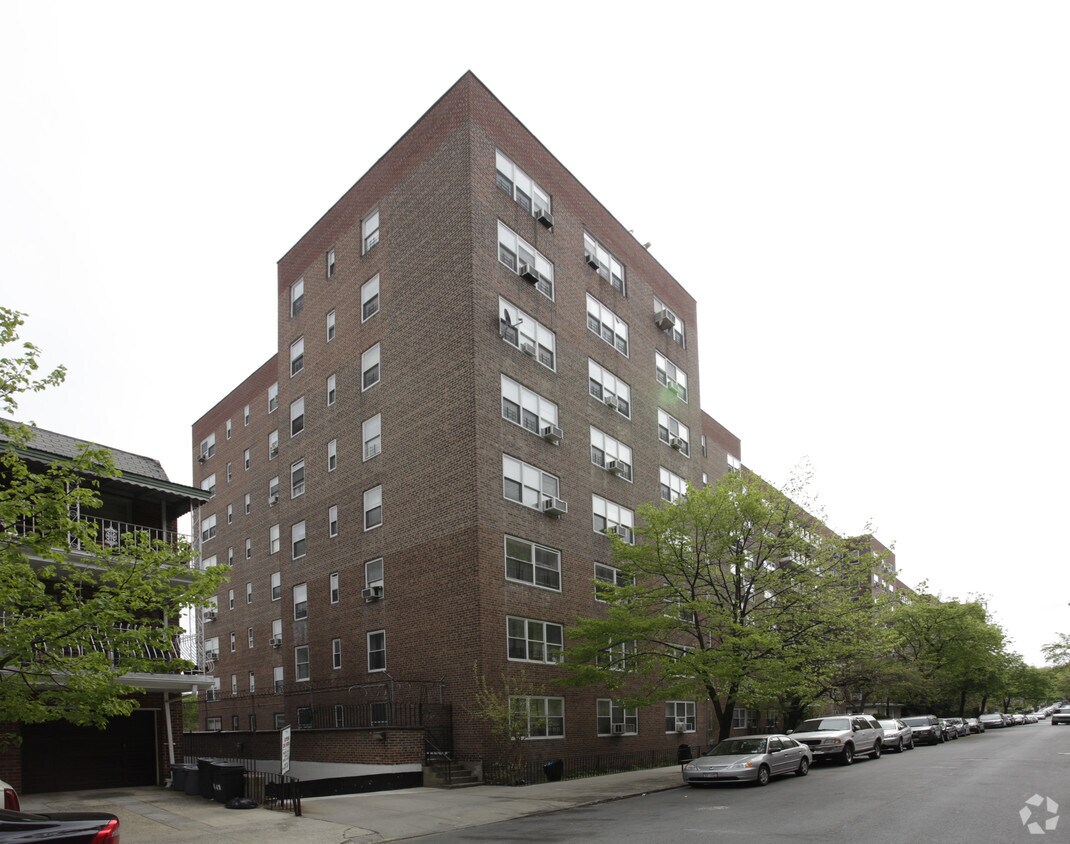 Building Photo - Saunders Court