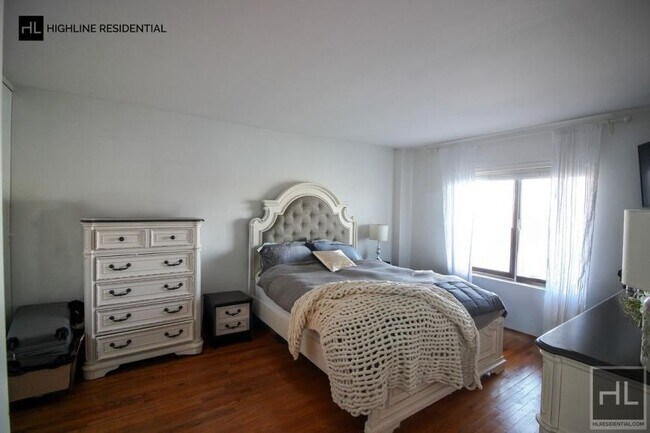 Foto del edificio - 1 bedroom in ASTORIA NY 11102