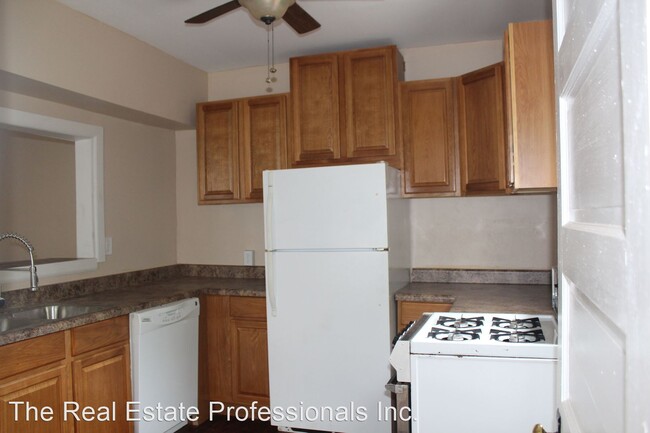 Building Photo - 3 br, 1 bath House - 1007 Queen St.