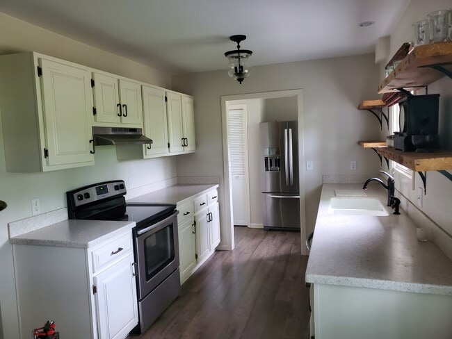 Building Photo - 839 610th St